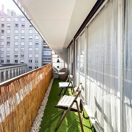 Avec Piscine Metro Convention アパート