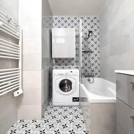 Avec Piscine Metro Convention パリ