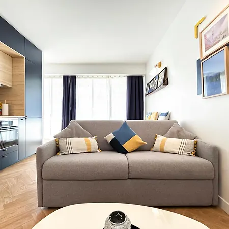 Avec Piscine Metro Convention