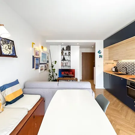 Avec Piscine Metro Convention アパート