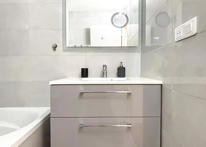 Avec Piscine Metro Convention Parijs